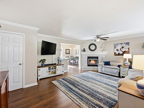 4th image of 1104 Ashford Ln