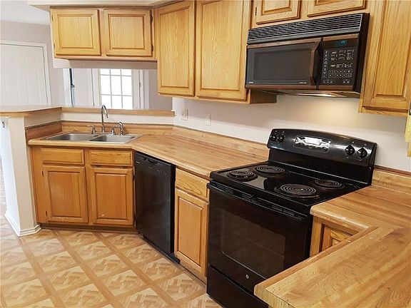 5th image of 3010 Baron Dr