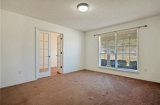 4th image of 10291 Lake Forest Dr