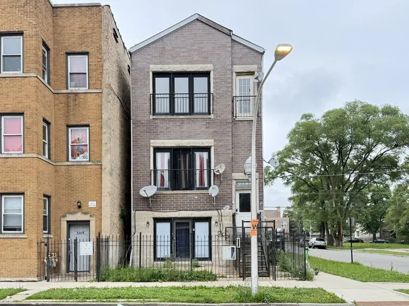 3100 W Polk St #4, Chicago, IL 60612