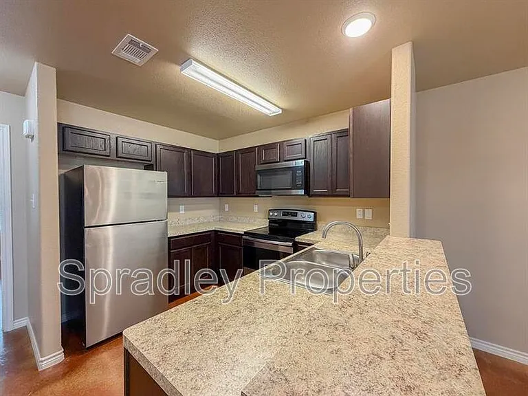 1525 Chance Ct — Photo 5