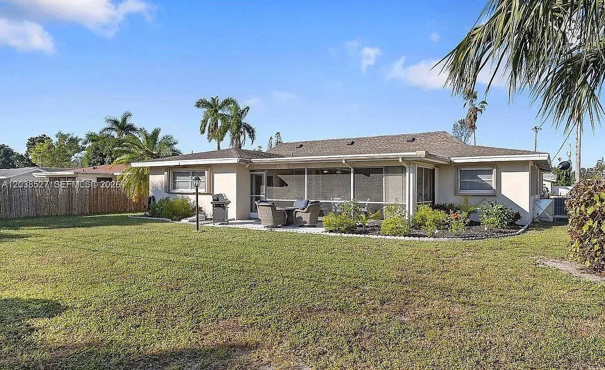 3 bed, 2.0 bath, $2,200 — Photo 2