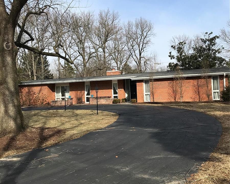 1st image of 150 Executive Estates Dr
