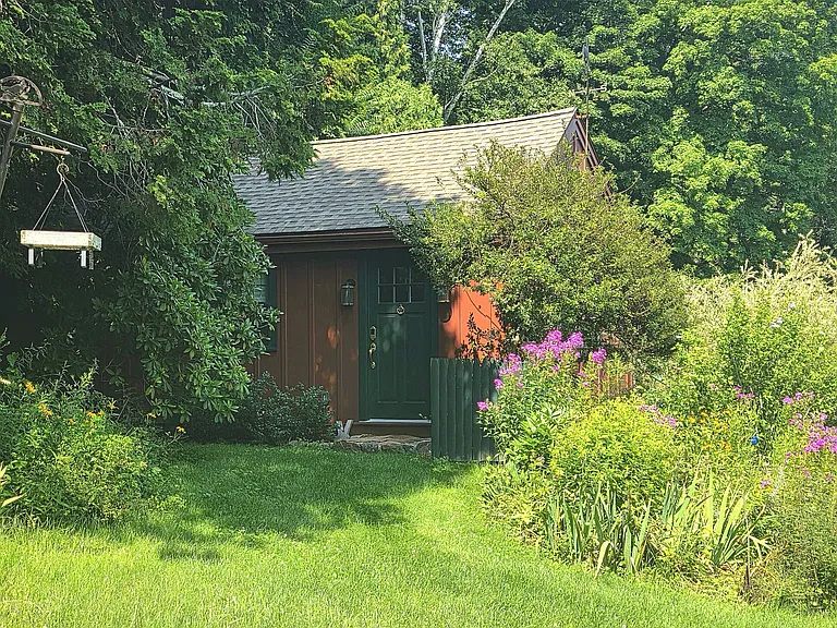 1035 Southford Rd #2 — Photo 27