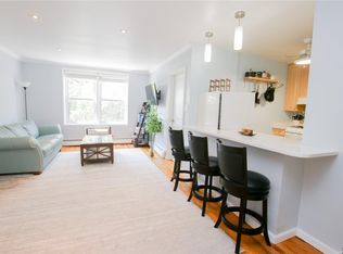 4230 Douglaston Pkwy APT 3P, Little Neck, NY 11363