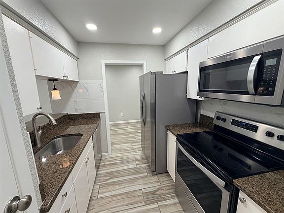 3rd image of 4845 Cedar Springs Rd APT 170
