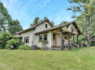 953 Huffville Rd NE, Pilot, VA 24138