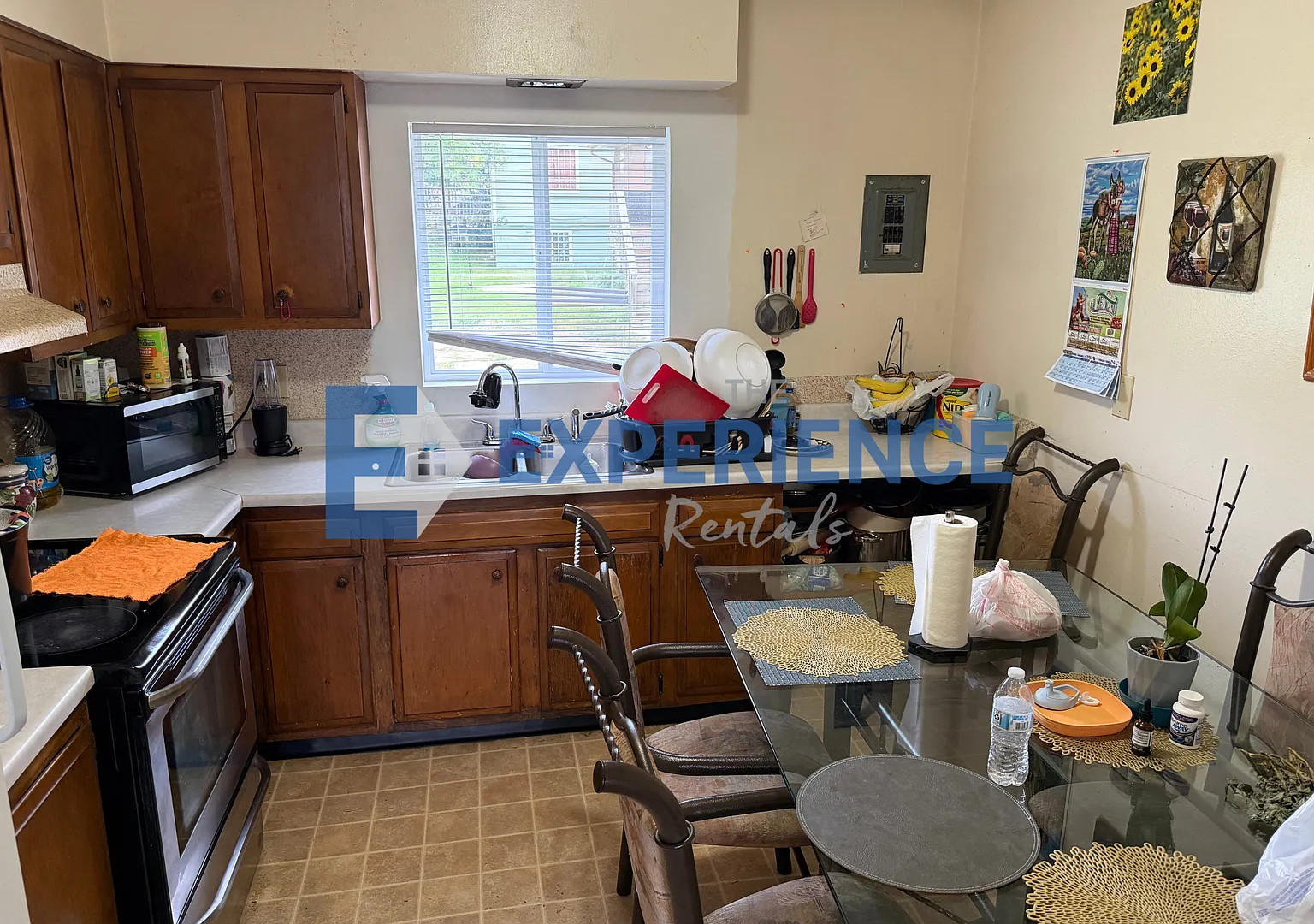 1720 E 12th St — Photo 1