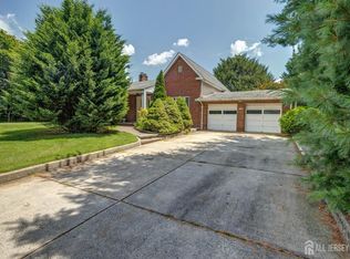 294 Fresh Ponds Rd, North Brunswick, NJ 08902