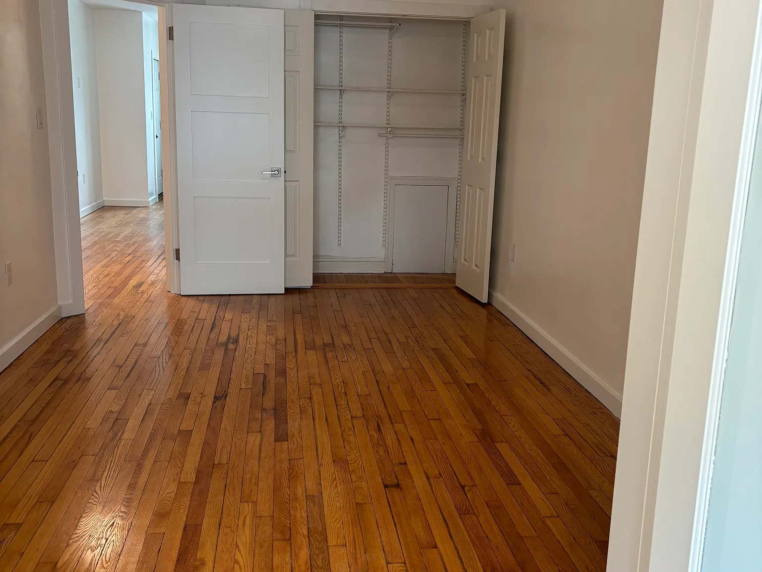 1 bed, 950 sqft, $2,000 — Photo 4