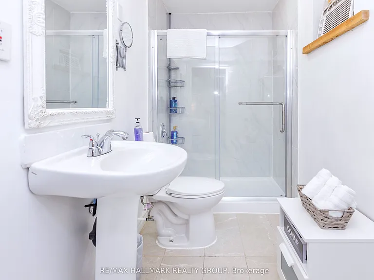 456 Bronson Ave #4 — Photo 7