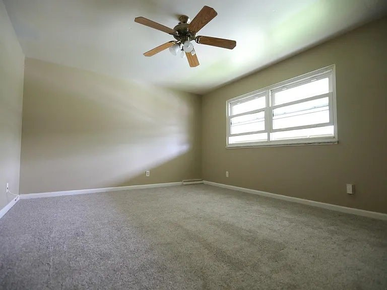 670 Village Place South Dr — Photo 6