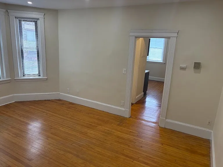 219 Harvard Ave #4 — Photo 3