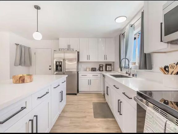 3rd image of 3101 Kings Way