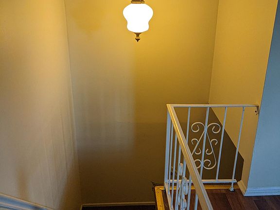 5th image of 66 E Maltbie Ave Floor 2