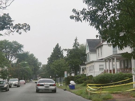 5th image of 112 Norman St