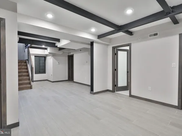 1022 Christian St, Philadelphia, PA 19147