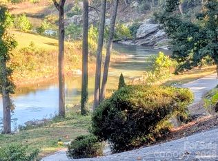 8 Riverbend Dr, Asheville, NC 28805