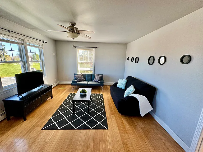 28 Staples St #1 — Photo 3