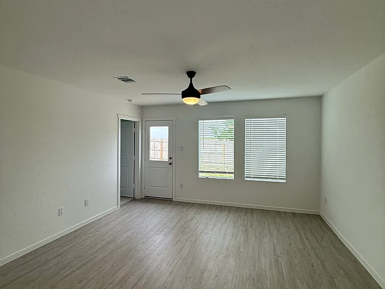 3230 Mound Rdg — Photo 3