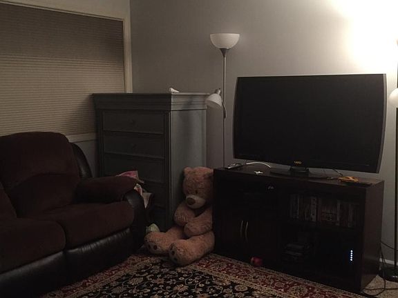 2nd image of 27 Crows Nest Ln Unit 6D