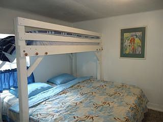 Bedroom With Kingsize / Twin Bunkbed
