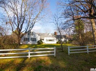 166 Linden Farms Rd, Locust Valley, NY 11560