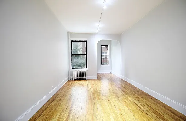 Rented by Julianna Realty Corp | media 14