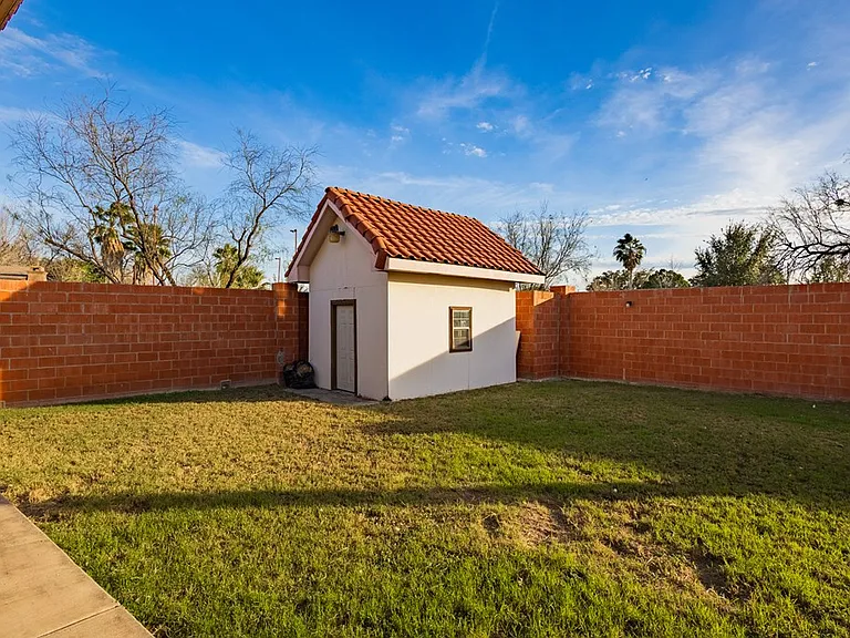 2201 Zacatecas Dr — Photo 59
