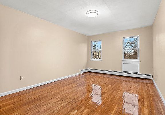 5th image of 9516 Avenue N Floor 1