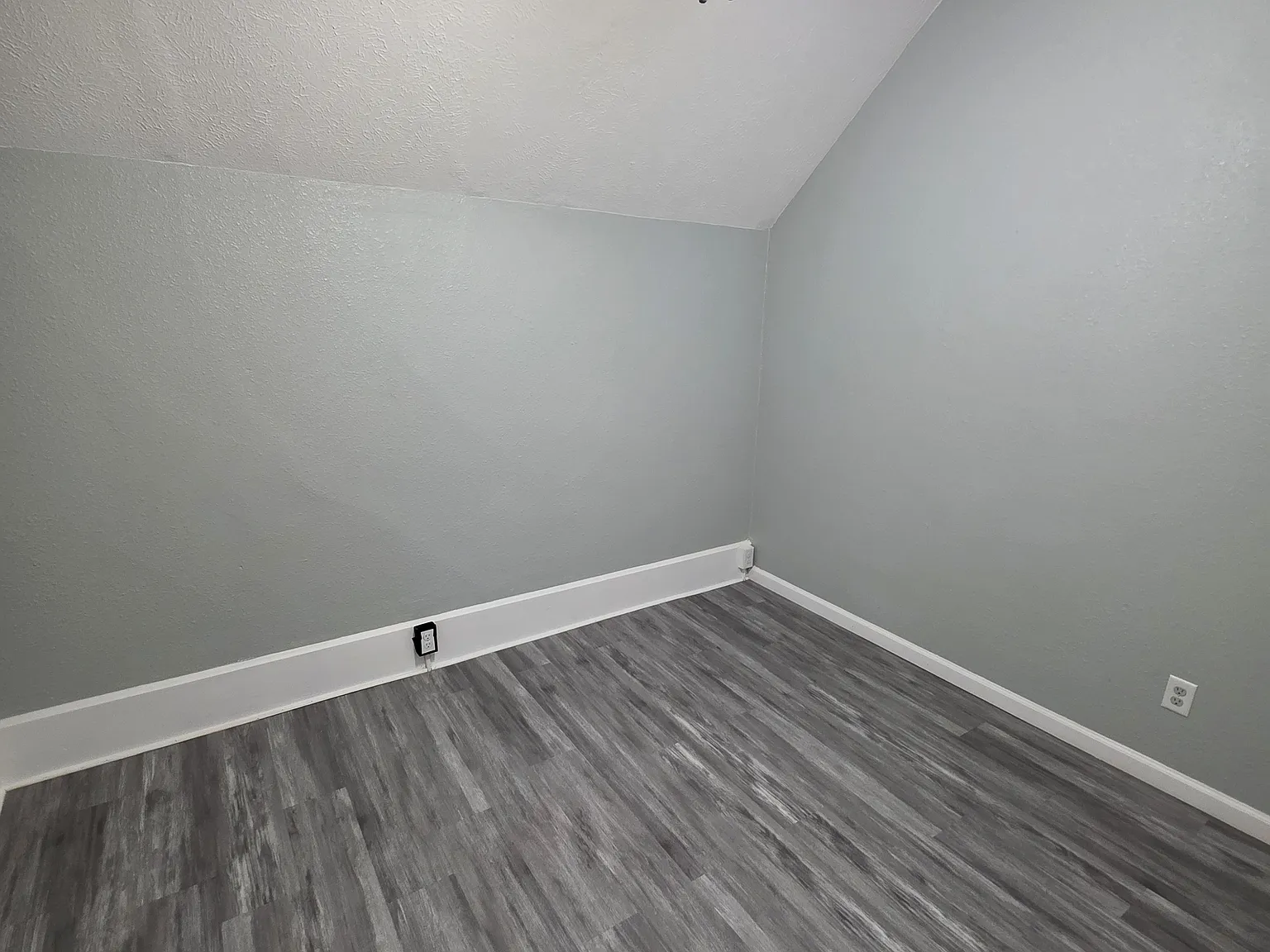2 bed, $865 — Photo 3