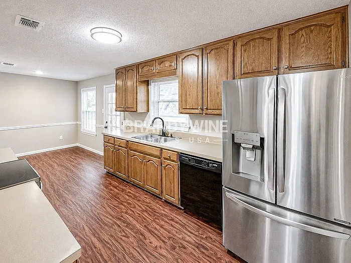 5233 Hill Ridge Dr — Photo 9