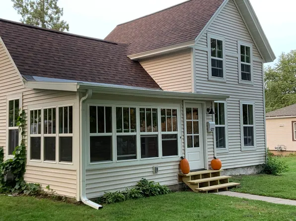 522 7th Ave, Baraboo, WI 53913