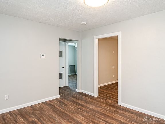 5th image of 2828 Winton Dr