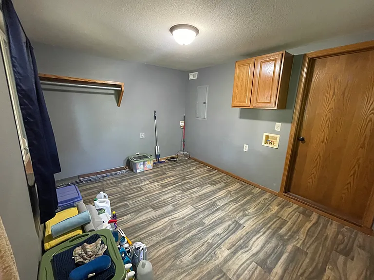 109 S Derby Ave — Photo 9