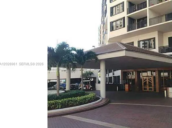 Brickell Key Dr #410, Miami, FL 33131