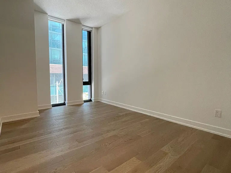 25 Richmond St E #213 — Photo 5