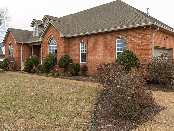 3rd image of 1727 Clover Dr