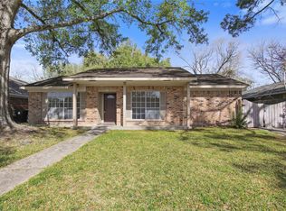 959 Wavecrest Ln, Houston, TX 77062