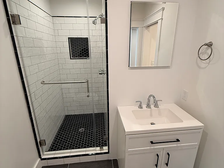 ALTERNATE VIEW - BATHROOM