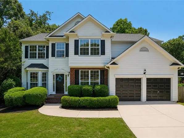 6815 Grand Magnolia Dr, Sugar Hill, GA 30518