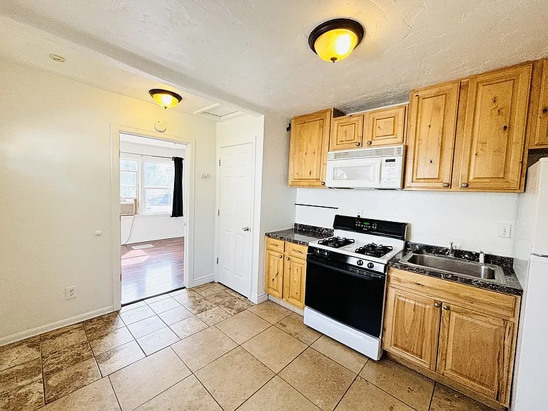119 E Leslie Ave #2 — Photo 1