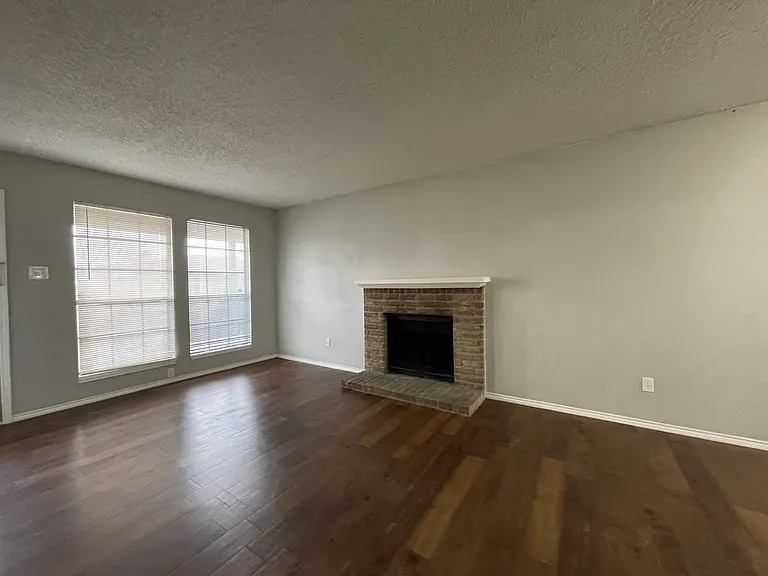 2503 Indigo Ln — Photo 3