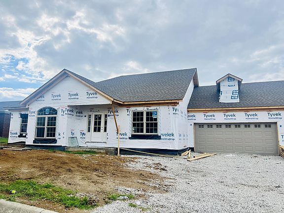 2nd image of 114 Battlefield Cir #A