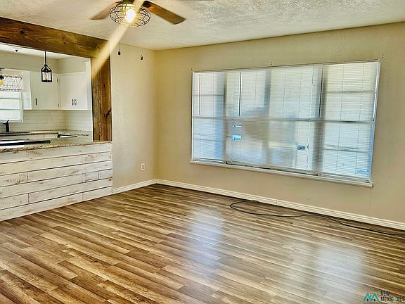 2nd image of 1505 Pecos Ave