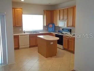 3 bed, 2.5 bath, 1838 sqft, $1,950 — Photo 4