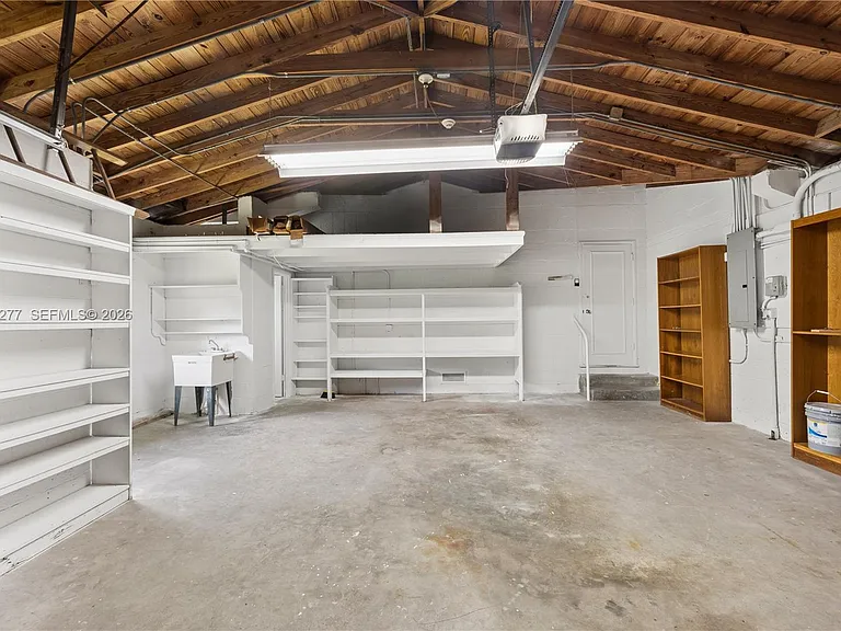 2514 E Granada Blvd — Photo 20