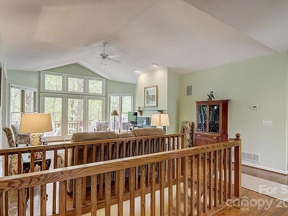 4th image of 351 W Shay Cir