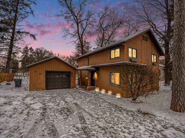 35268 51st Ave, Paw Paw, MI 49079