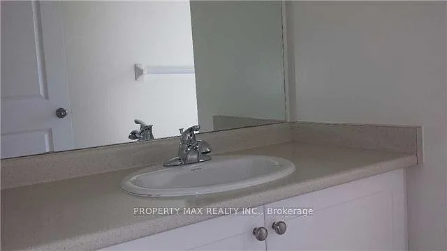80 Diana Dr — Photo 9